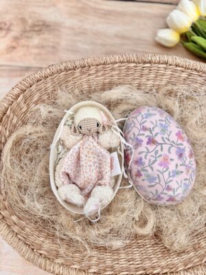 Mini Léon "Jeanne" dans son oeuf de Pâques